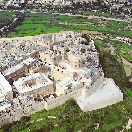 2 Bedroom Flat Close To Valletta & Sliema - Orion3 *