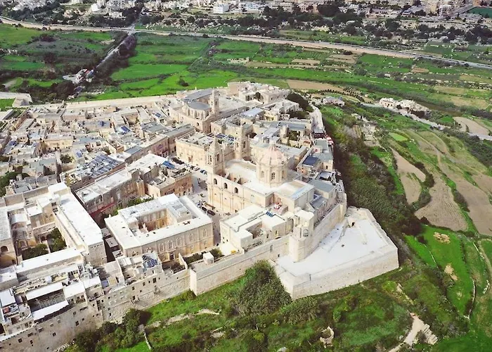 2 Bedroom Flat Close To Valletta & Sliema - Orion3 *