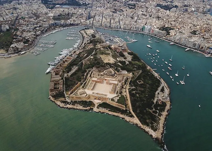 2 Bedroom Flat Close To Valletta & Sliema - Orion3 *